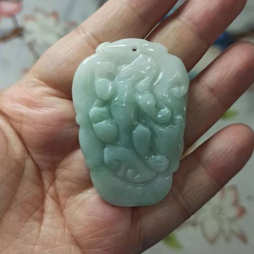 天然翡翠吊坠雕刻件手把件飘花