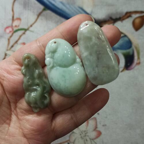 缅甸天然翡翠吊坠杂件葫芦等