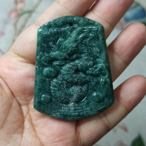 翡翠吊坠危料蓝水龙牌
