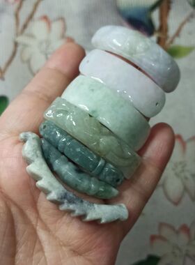 天然翡翠手牌雕刻件光面