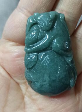 413天然翡翠吊坠危料如意福寿猴子献寿手把蓝水飘花卡44X27mm左右