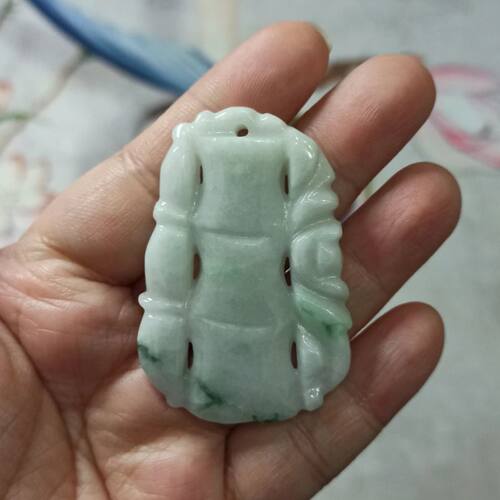 天然翡翠吊坠雕刻竹节飘花