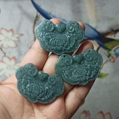 翡翠飘花危料蓝水花开富贵牡丹锁