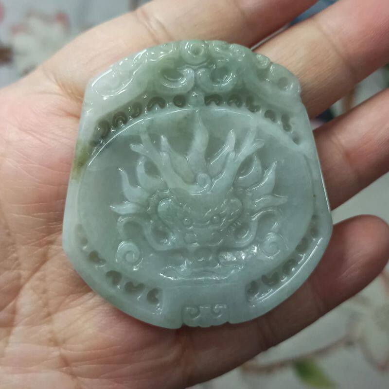 206缅甸天然翡翠吊坠绿底飘花龙牌卡52X49mm左右玉佩满48元包邮