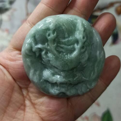 缅甸天然翡翠吊坠飘花龙牌