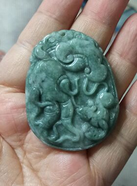 409缅甸天然翡翠飘花吊坠雕刻件手把件佛手人参人生如意卡48X37mm