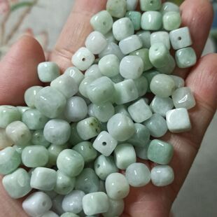 410缅甸天然翡翠方糖散珠方形随型卡7X6mm左右特色珠子满48元包邮