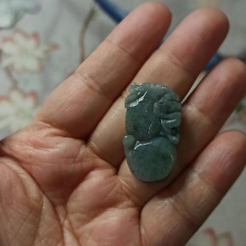 天然翡翠吊坠雕刻件蝙蝠葫芦
