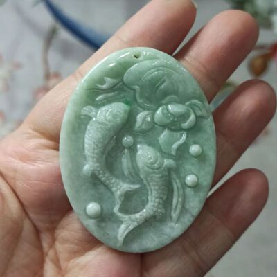 翡翠绿底飘花荷叶鱼牌年年有鱼