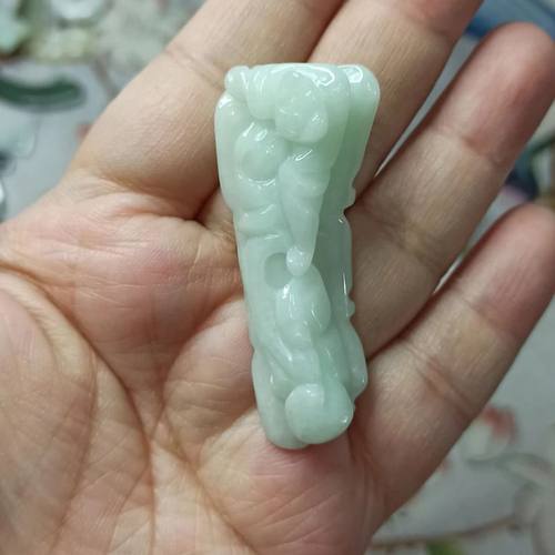 天然翡翠吊坠雕刻件手把件飘花