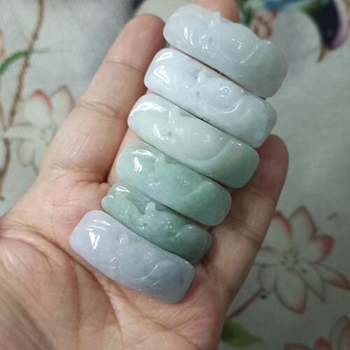 雕刻荷叶鱼手牌卡40mm