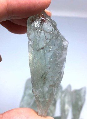 天然绿水晶原矿 绿水晶原石 骨干水晶单晶体 绿水晶原石