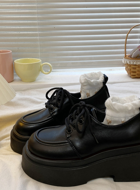 厚底黑色小皮鞋女2026年春季新款英伦风复古百搭圆头增高系带单鞋