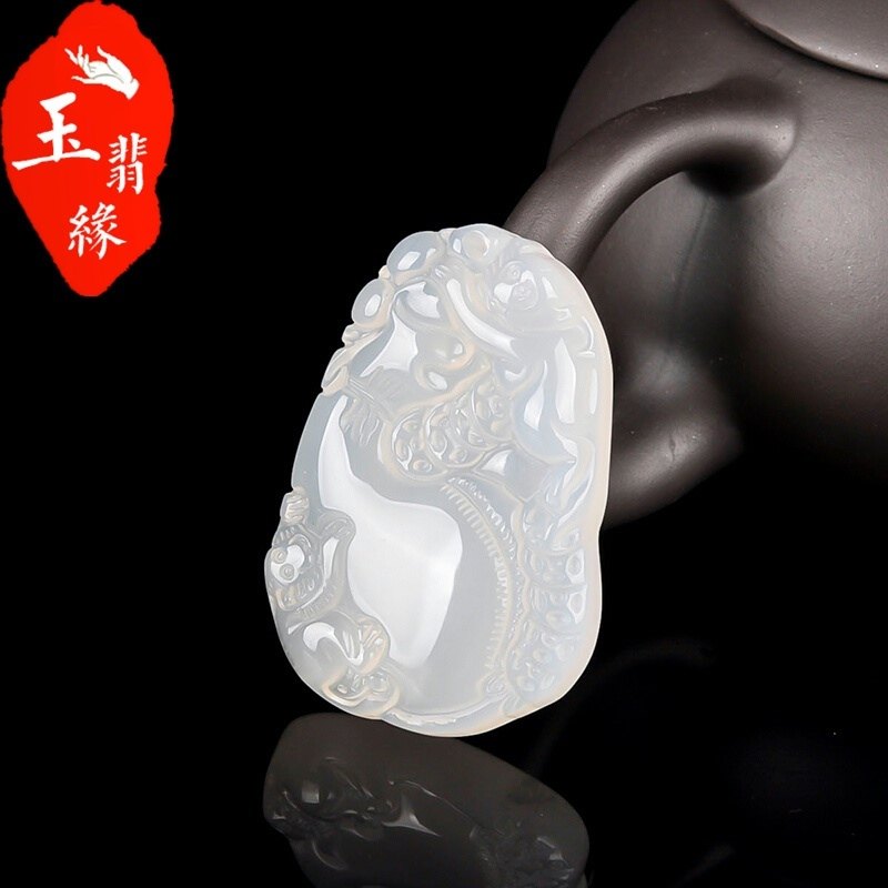 玉器白玉髓钱袋猴子吊坠 十二生肖猴子 冰种玉髓代代封候挂件