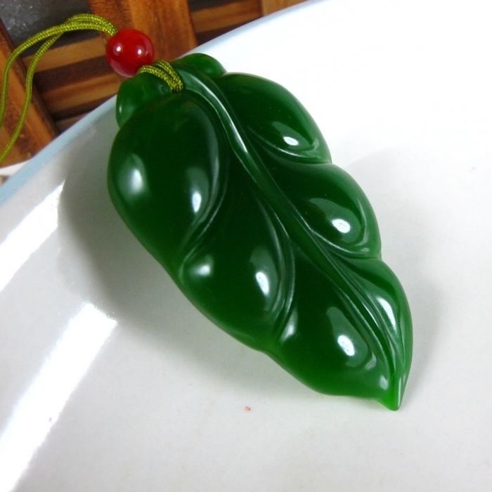 和田玉树叶吊坠 新疆昆仑碧玉一夜发财金枝玉叶挂件碧玉树叶子