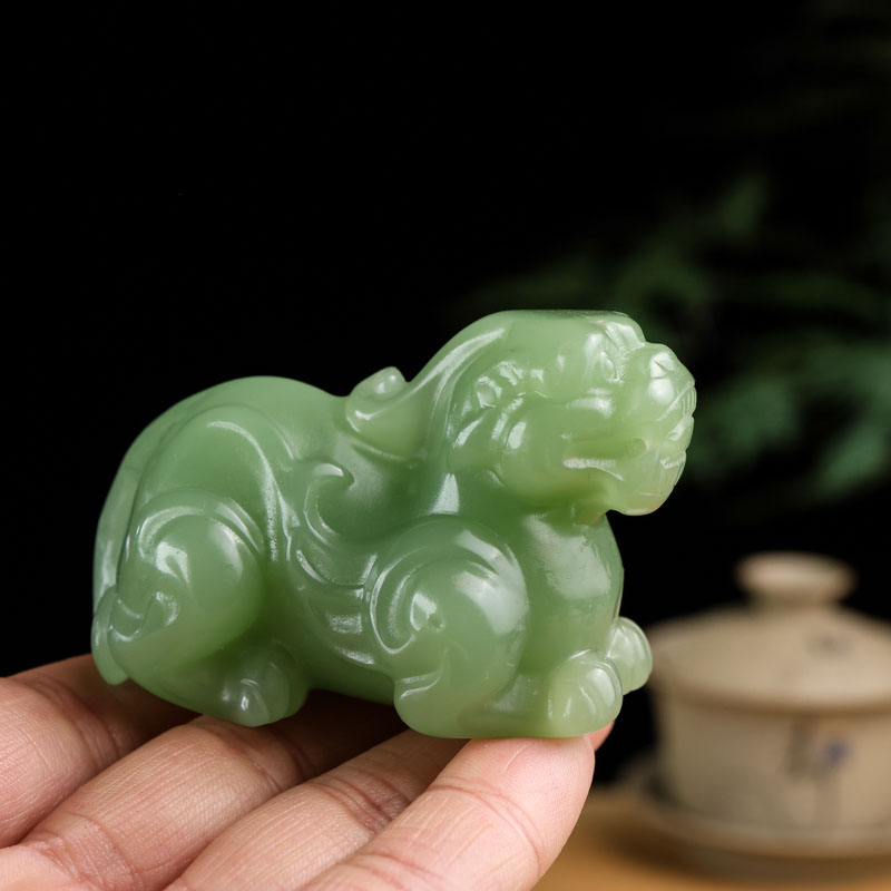 和田玉貔貅手把件天然玉石招财