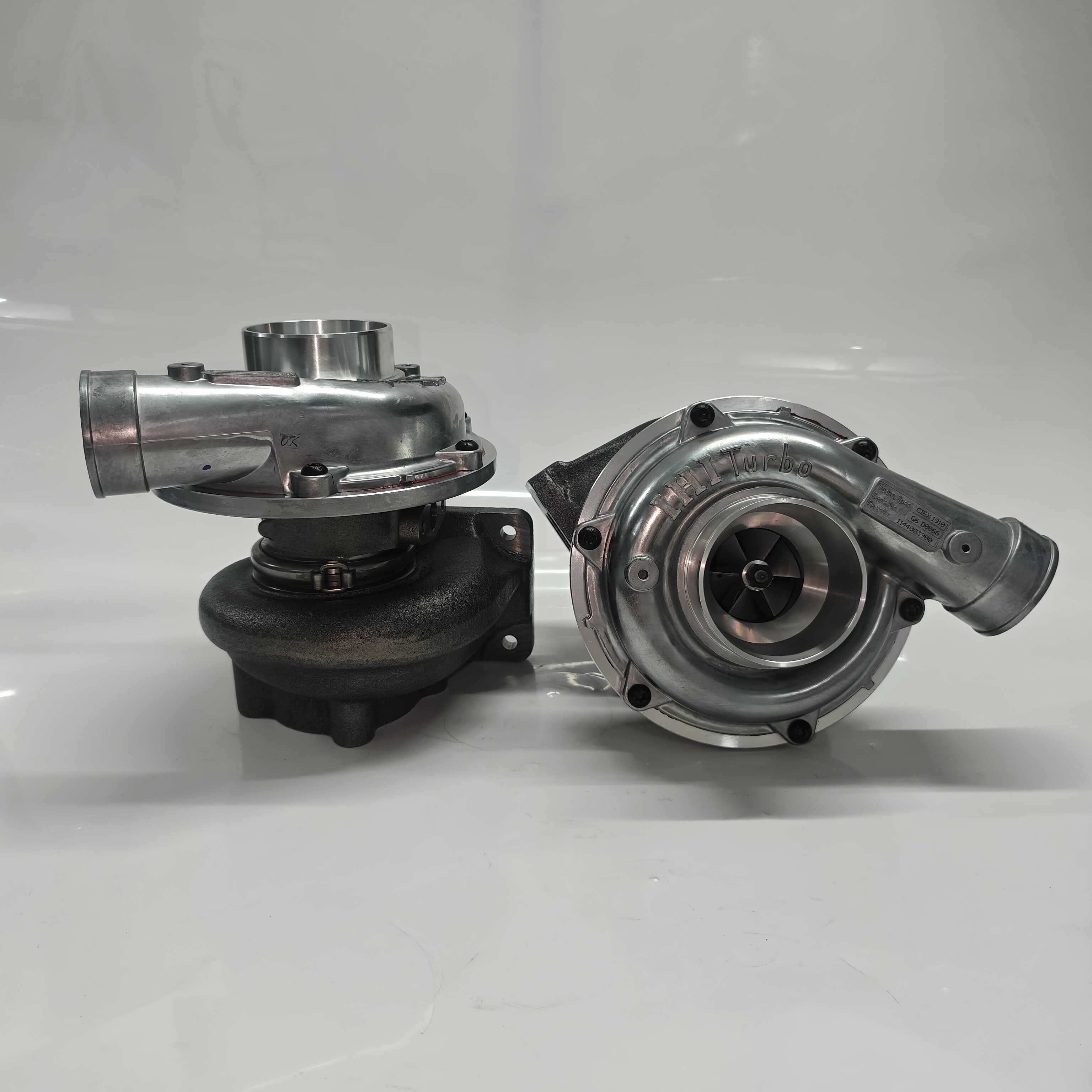 114400-3900日立ZX330-1 ZX360-2 ZX300柳工936 SY335涡轮增压器