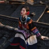 彝族风民族服装 女彩褶彝风高端上衣长裙两件套传统服饰少数民族风