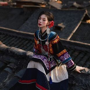 彝族风民族服装女彩褶彝风高端上衣长裙两件套传统服饰少数民族风