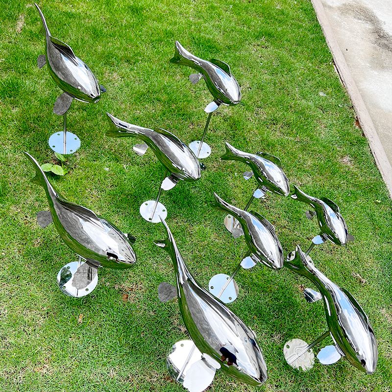 速发不锈钢小鱼雕塑定制金属落地摆件售楼处景观小品户外水池动物