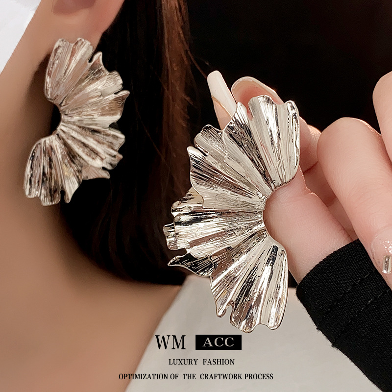 树叶花朵扇形金属耳环 个性时尚耳针 轻奢冷淡风U新款耳饰高级感