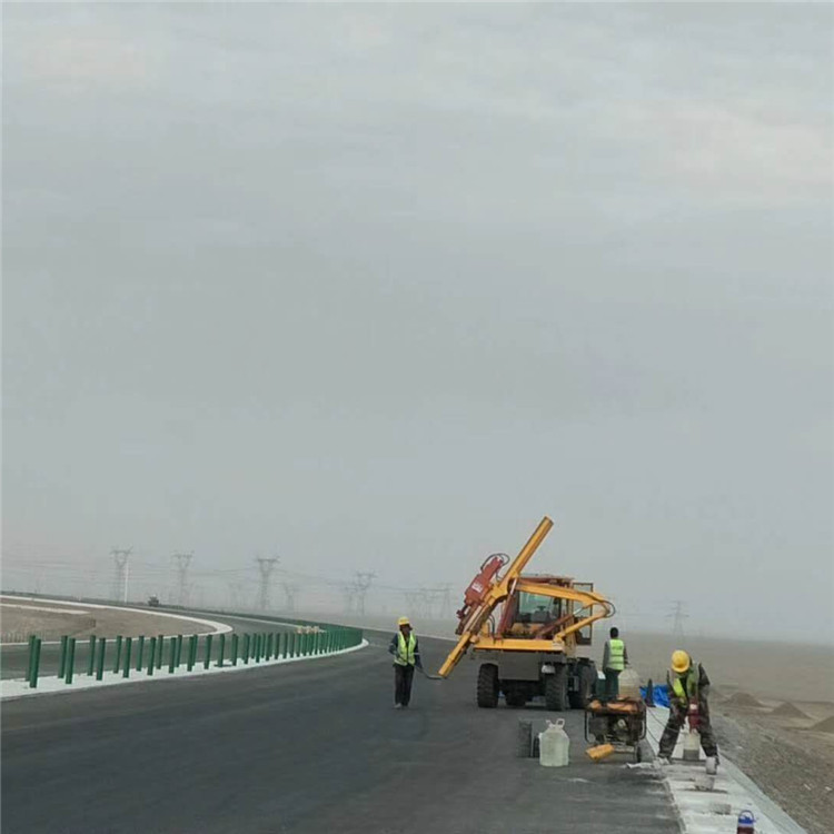 公路护栏打桩打拔钻一体机 高速护栏装载式护栏打桩机