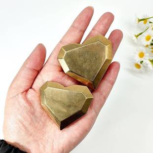 天然黄铜矿铁矿石切面爱心原石打磨桌面刻面心形观景摆件跨境热销