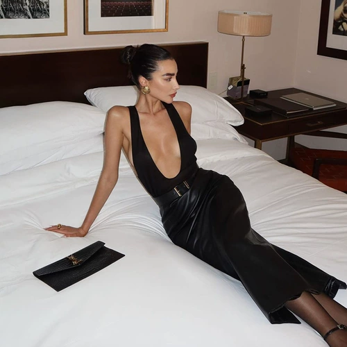 Сексуальное платье с низким содержанием безрешки Slim Fit