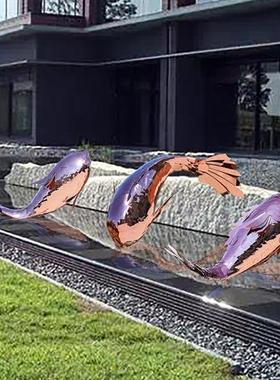 户外抽象不锈钢小鱼摆件酒店水池装饰品售楼处水景镜面金属鱼雕塑