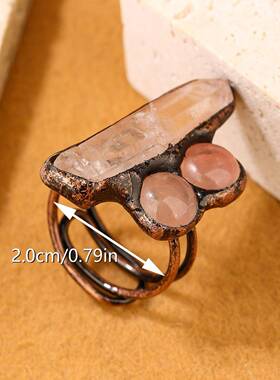 一个复古风天然白水晶六角柱粉晶圆饼手工烧焊镀古铜开口可调戒指