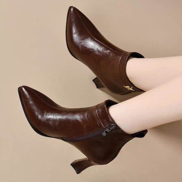 尖头高跟鞋爆款短靴女2025秋冬新款细跟软底中跟单靴手抓纹时装靴