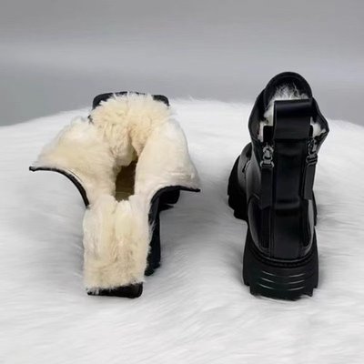 软皮加绒加厚保暖马丁靴雪地靴女款2025新款冬季英伦短靴保暖棉靴