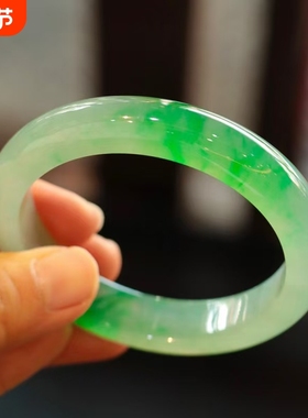 高冰水沫玉浅绿飘花玉手镯翡翠色