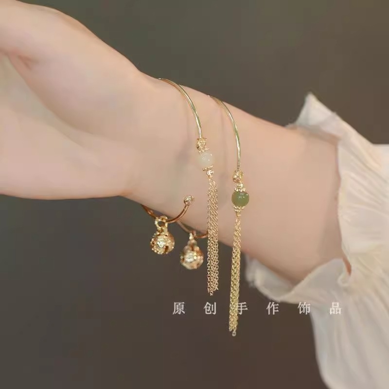 玉髓宫铃复古半镯女小众设计感ins流苏转运珠铃铛古风国风手镯