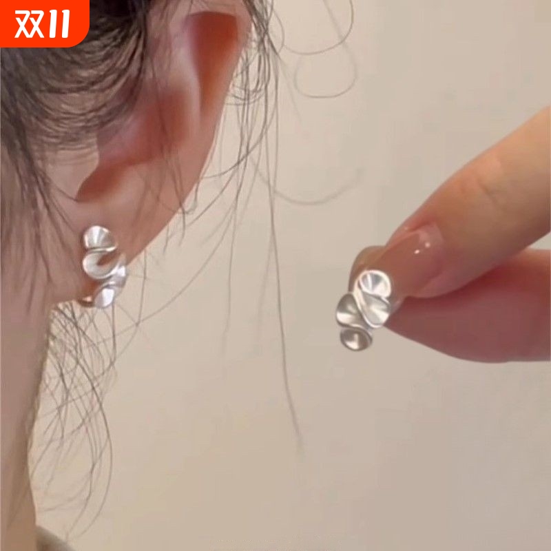 小众奶油花几何耳饰无耳洞女硅胶耳夹无痛蚊香盘百搭新年星星