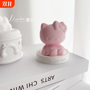 凯蒂猫kitty可爱公主风车载香薰摆件汽车内中控台装 饰品女生礼物