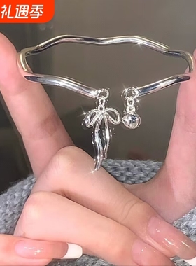 ins宫廷设计铃铛蝴蝶结手镯女高级感女汉服儿童光面竹节繁花