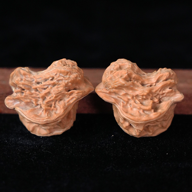 文玩核桃小鸟手把件异形鸳鸯麻核桃盘玩男士随身手捻原色一对