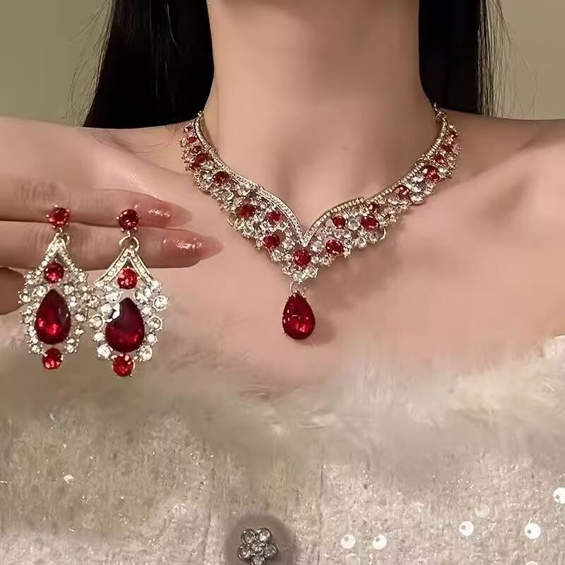 【香艳莉莉丝】重工复古红色仿锆石项链女轻奢高级感宴会锁骨链