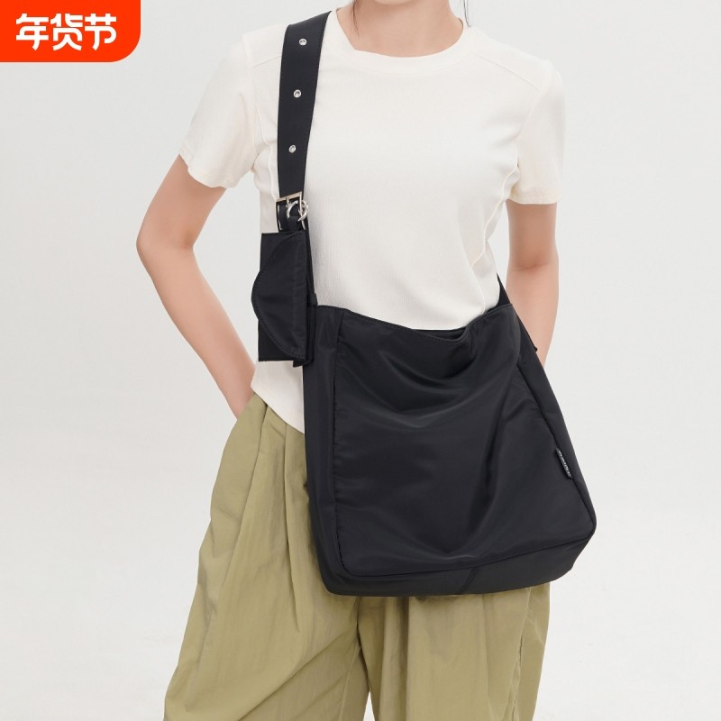 都宝路2026新款旅行包运动男女单肩斜挎学生大容量托特包实用大气,箱包皮具/热销女包/男包,托特包,淘宝优惠券,粉丝福利购,淘宝优惠卷