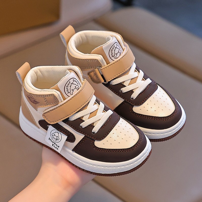 小黄鸭童鞋春秋新款女童鞋子学生运动鞋男童皮面高帮儿童板鞋防滑