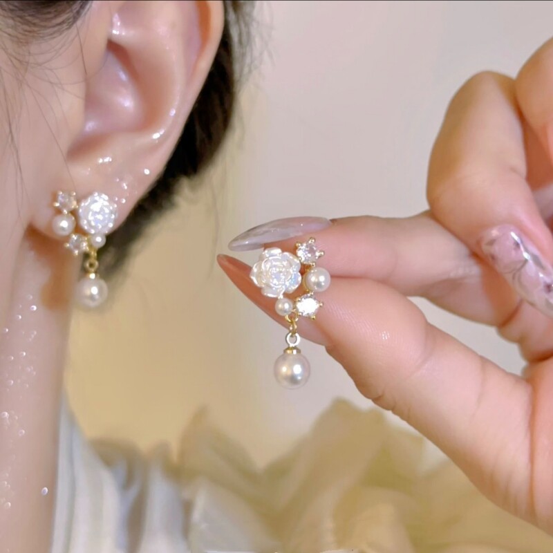 �ۻ��㣺��֦زز���� ����ɽ�軨�����̶����޶���Ů�¿�߼��л������ʶ��ζ�����׹