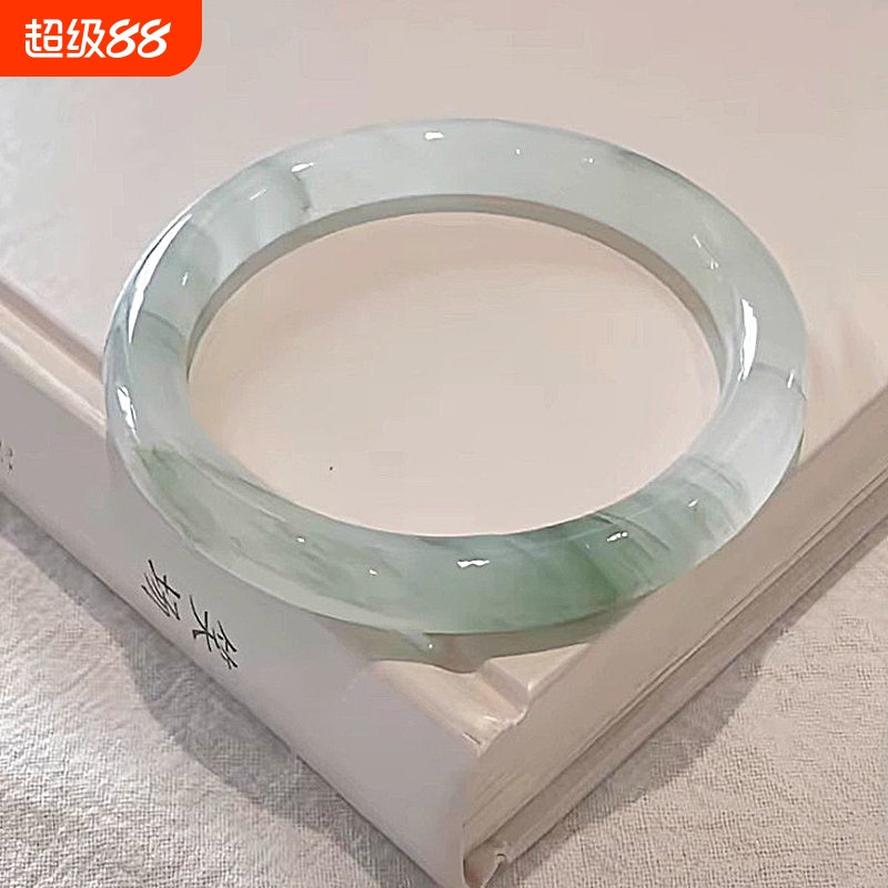 翡翠色天然新疆雪翠天山翠手镯