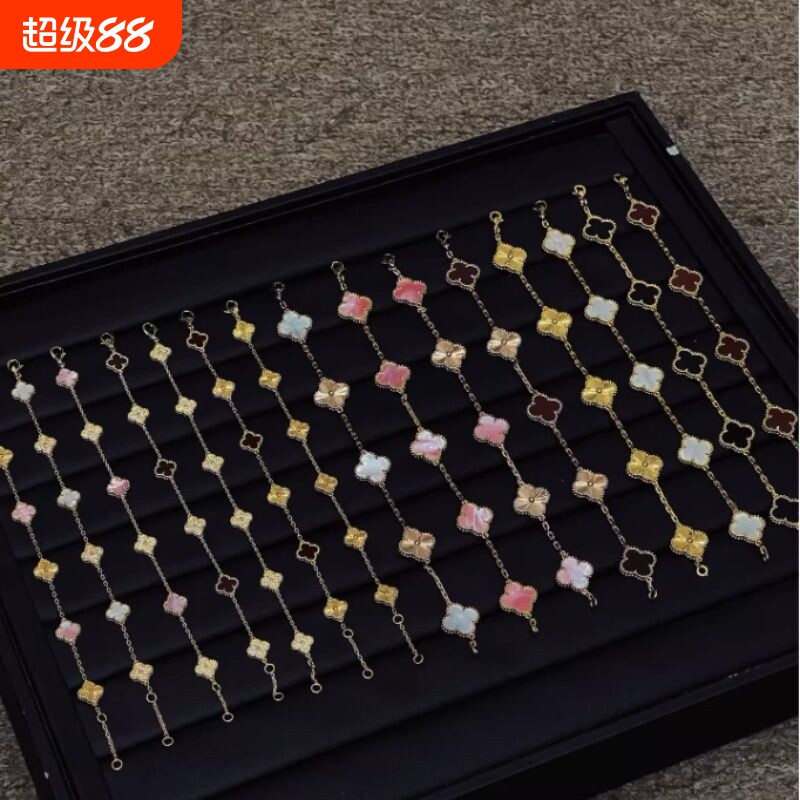 红玉髓镭射四叶草手链五花女轻奢18K玫瑰金首饰叠戴礼物黄金贝母图片