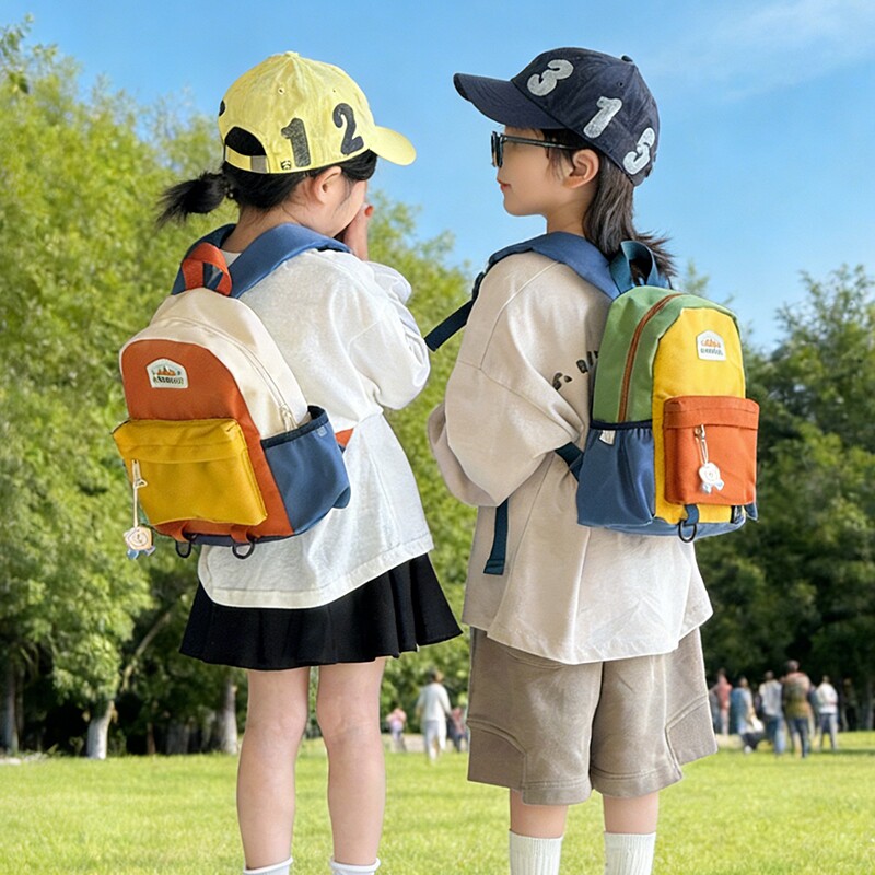 儿童运动双肩包户外轻便小书包幼儿园男女童出游背包登山宝宝旅行