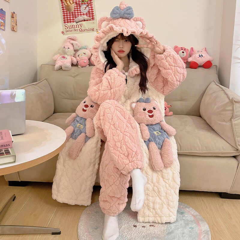 2025秋冬款长款连帽睡袍女士珊瑚绒三层夹棉加厚睡衣家居服可外穿