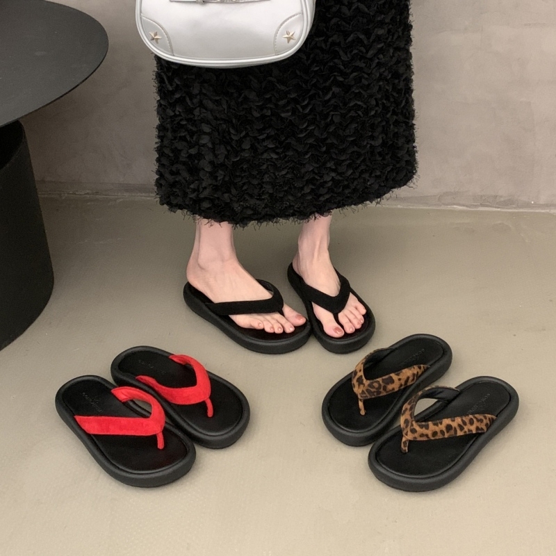 法式厚底豹纹人字拖鞋女夏外穿2025新款时尚夹脚超火海边沙滩拖鞋