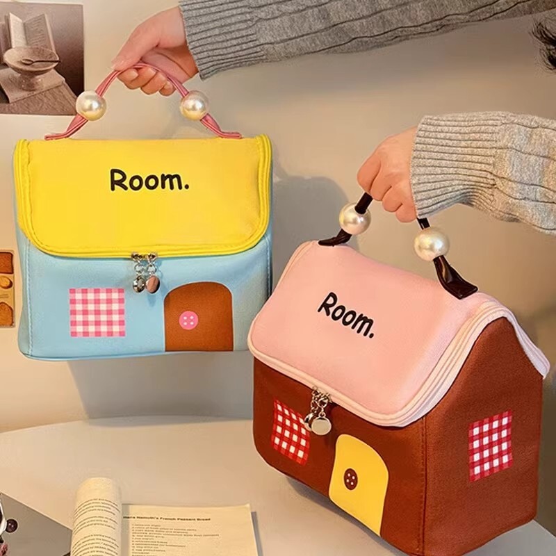 卫房子化妆包大容量旅行收纳包便携手提包包防水分区超大实用