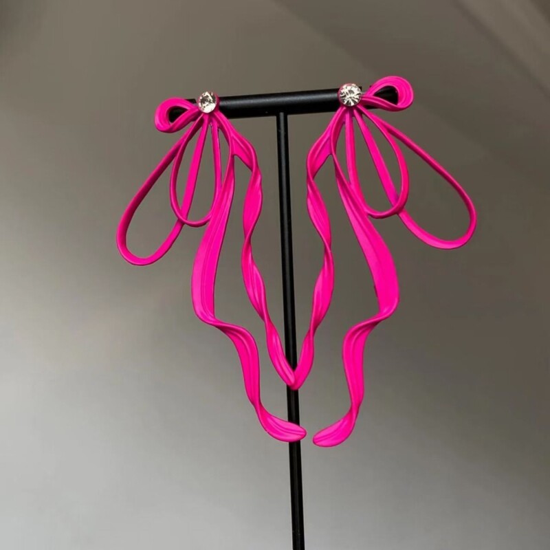 玫红色飘带蝴蝶结耳钉2025新款港风复古小众设计感夸张显脸小耳饰