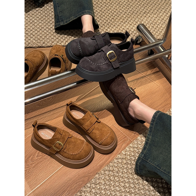 贾不假厚底增高一字扣乐福鞋